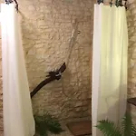 Le Petit Permadise Bed & Breakfast 3*