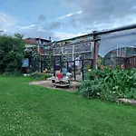 Le Petit Permadise