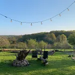 Le Petit Permadise Bed & Breakfast 3*