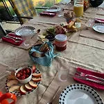 Le Petit Permadise Bed & Breakfast 3*