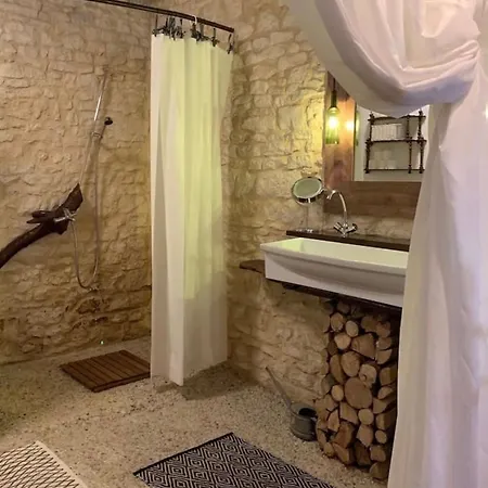 Le Petit Permadise Couette-café 3*