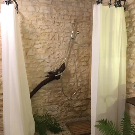 Le Petit Permadise Couette-café 3*