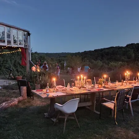 Le Petit Permadise Bed & Breakfast Chassiecq