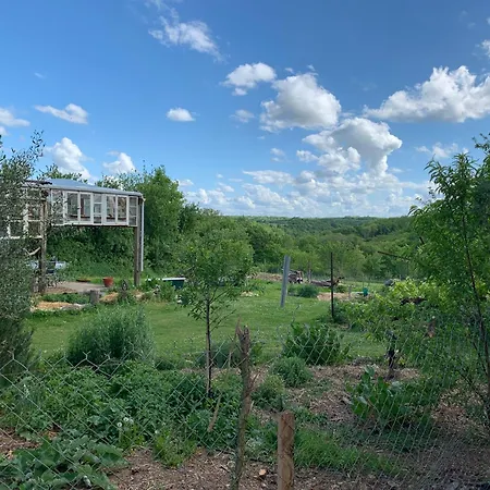 Le Petit Permadise 3* Chassiecq