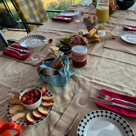 Le Petit Permadise Bed & Breakfast 3*